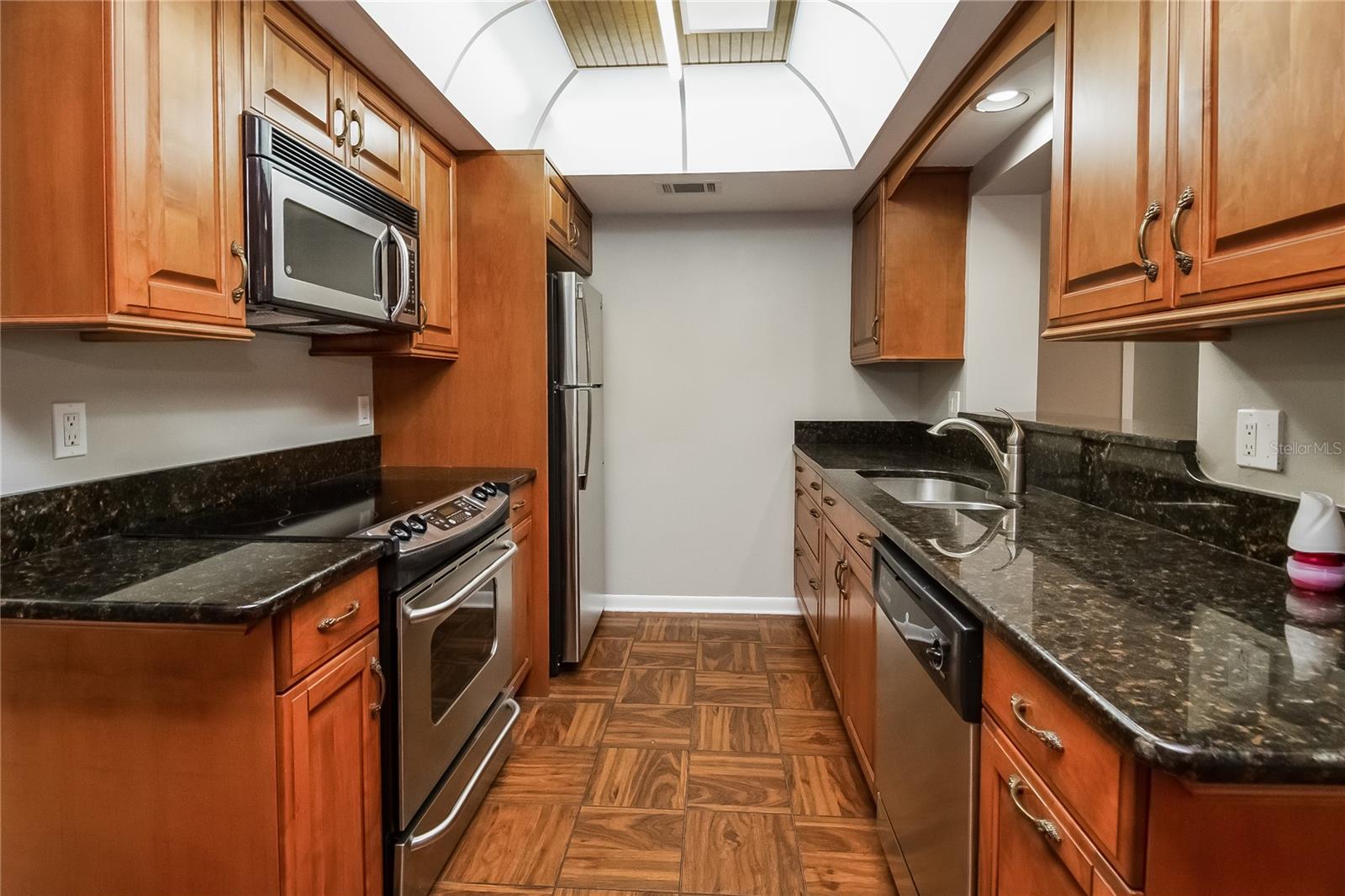 Image 5 of 16 For 5133 Oak Hill Drive