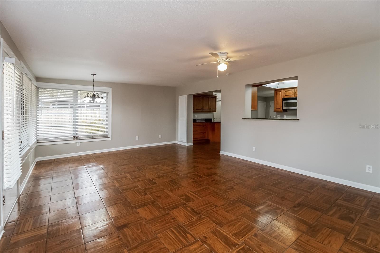 Image 7 of 16 For 5133 Oak Hill Drive