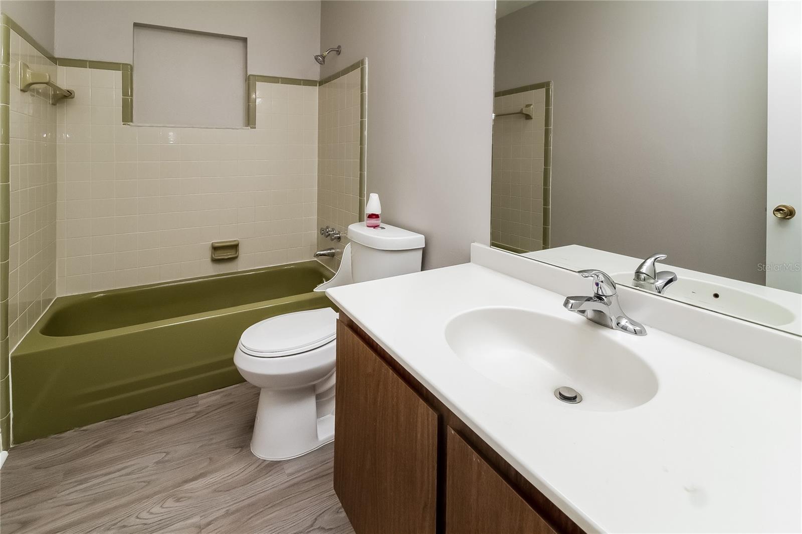 Image 9 of 16 For 5133 Oak Hill Drive