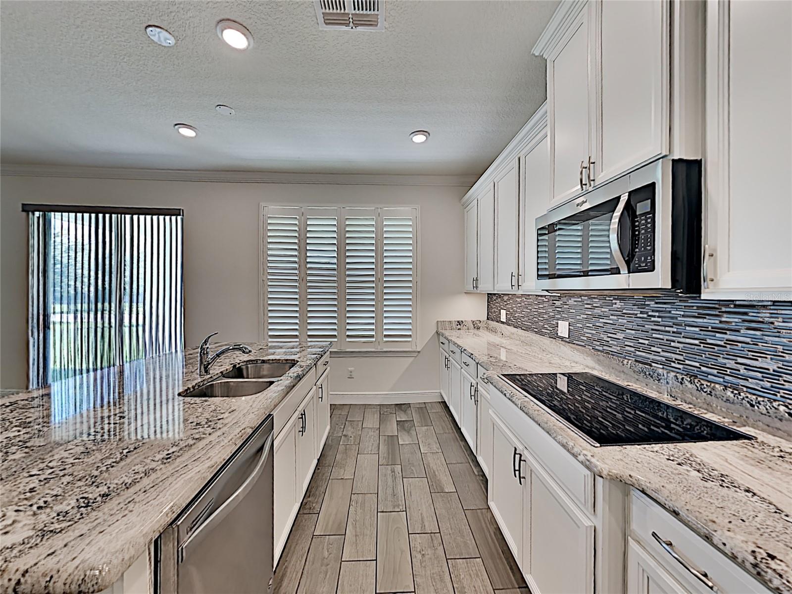 Image 6 of 25 For 8931 Lookout Pointe Drive