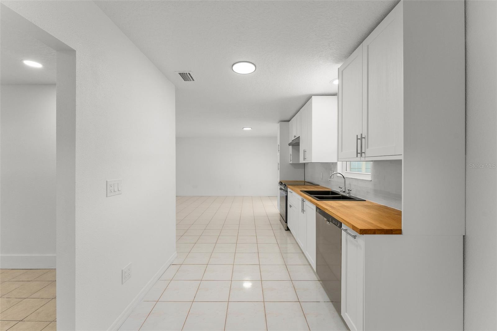 Image 10 of 38 For 4140 Bergamont Court