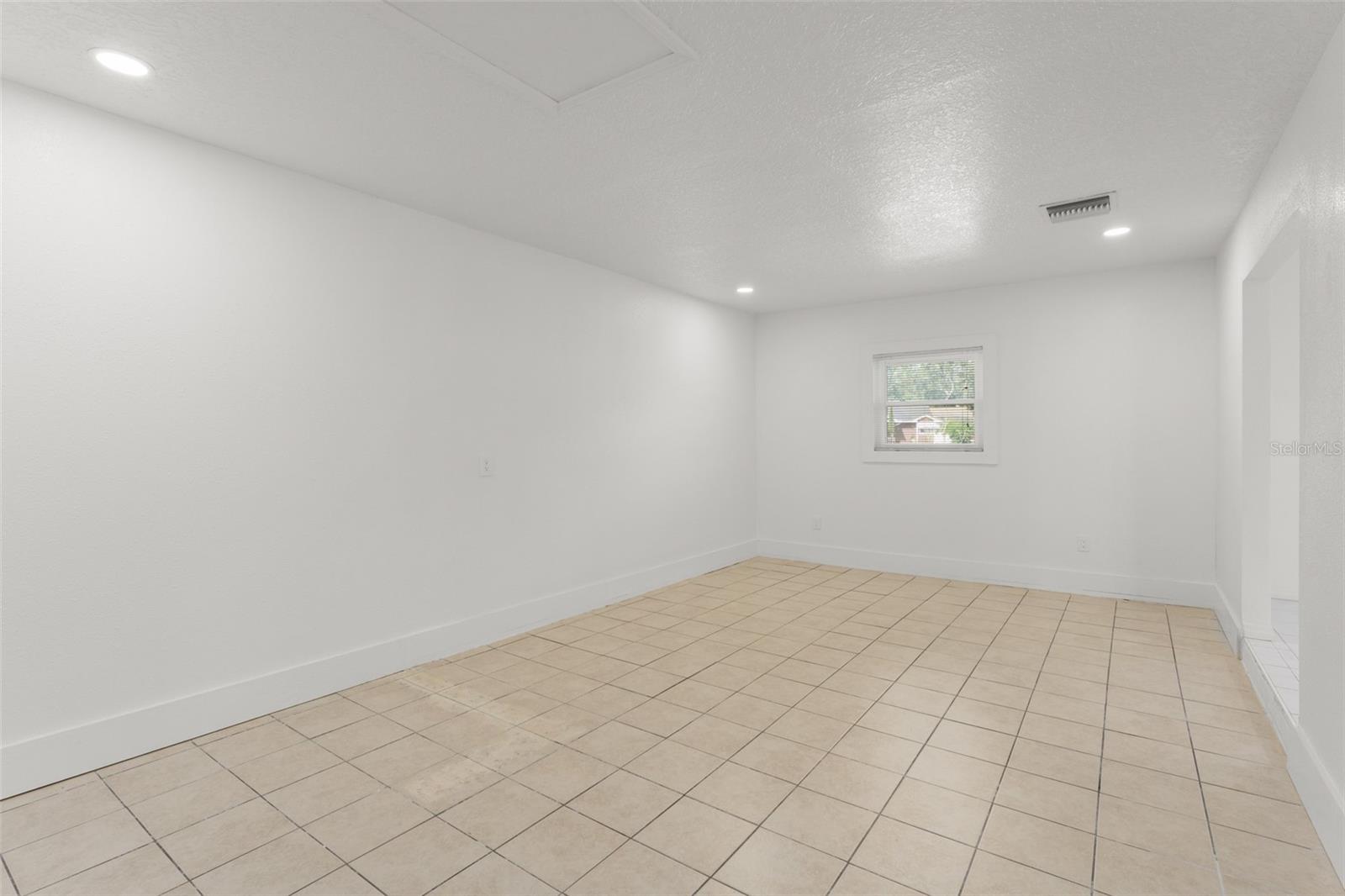 Image 15 of 38 For 4140 Bergamont Court