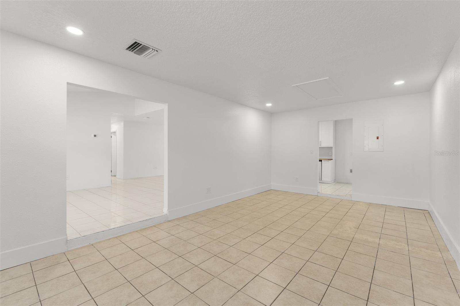 Image 16 of 38 For 4140 Bergamont Court