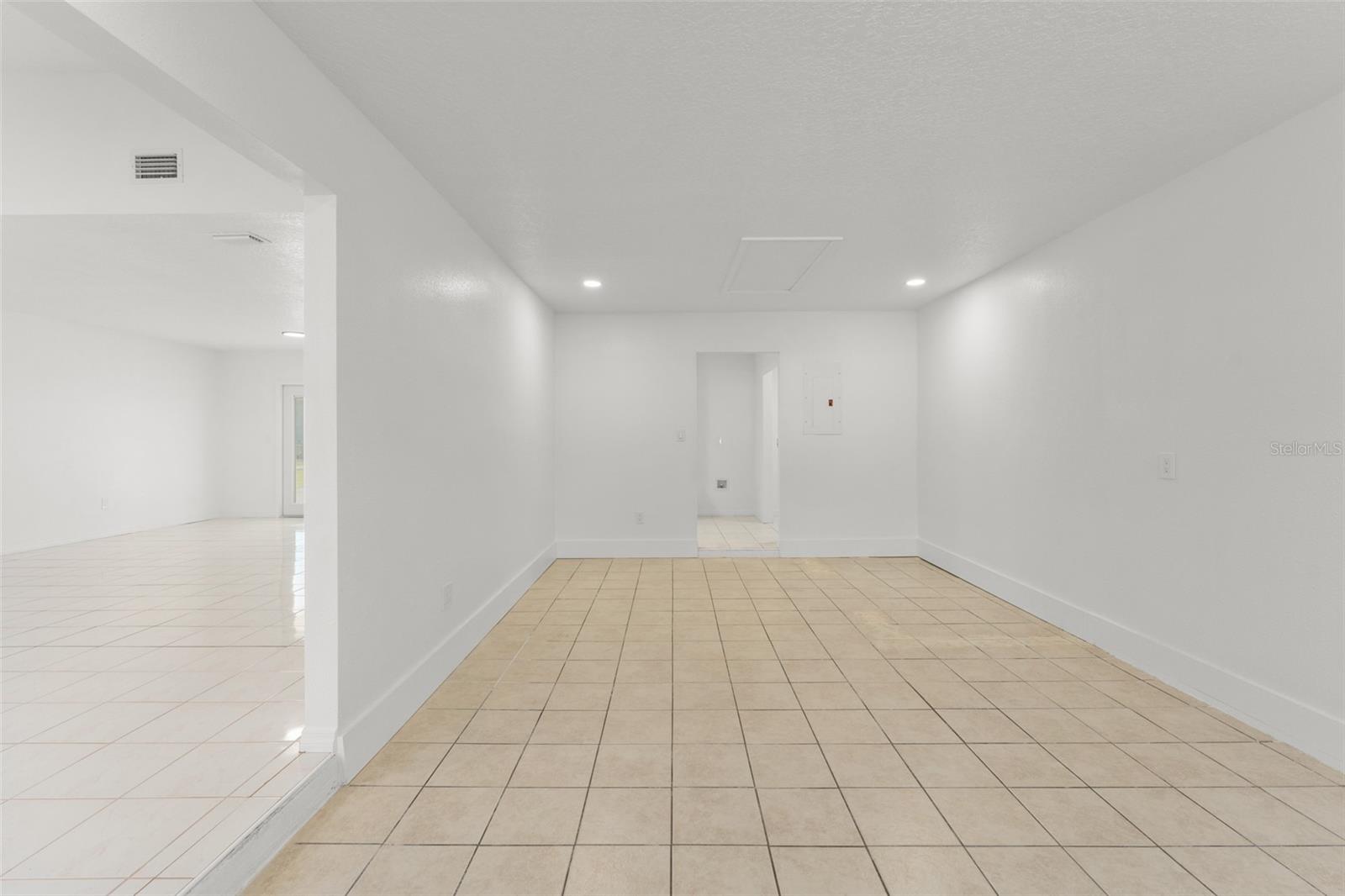 Image 17 of 38 For 4140 Bergamont Court