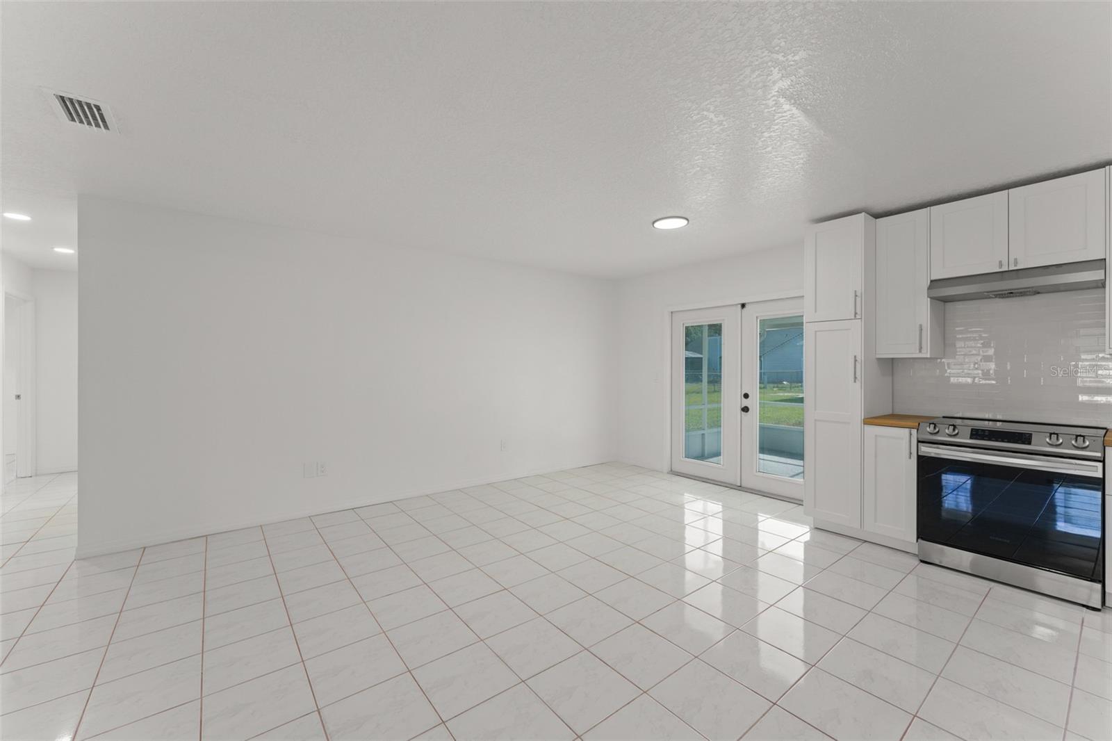 Image 18 of 38 For 4140 Bergamont Court