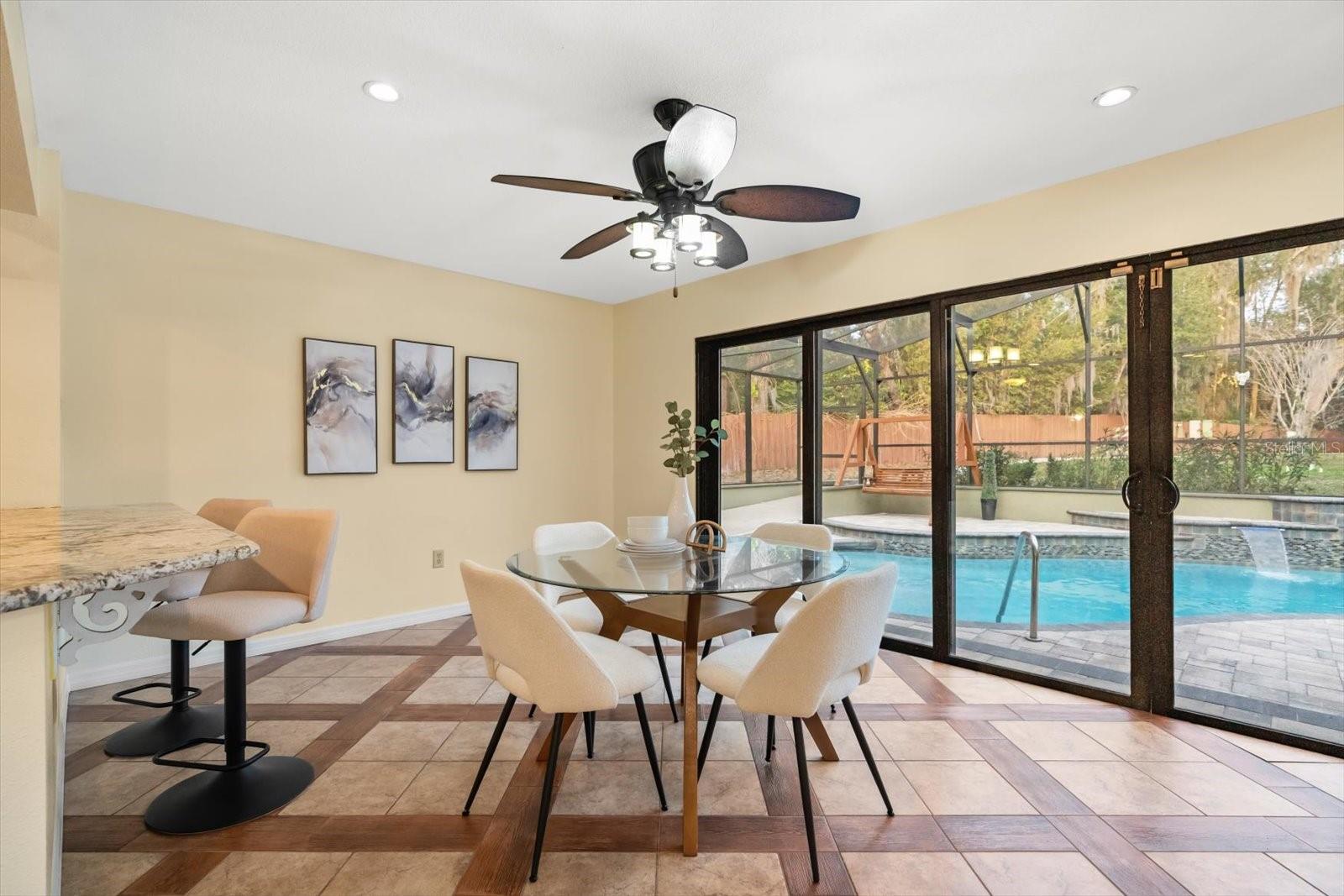 Image 16 of 52 For 725 Oxford Street