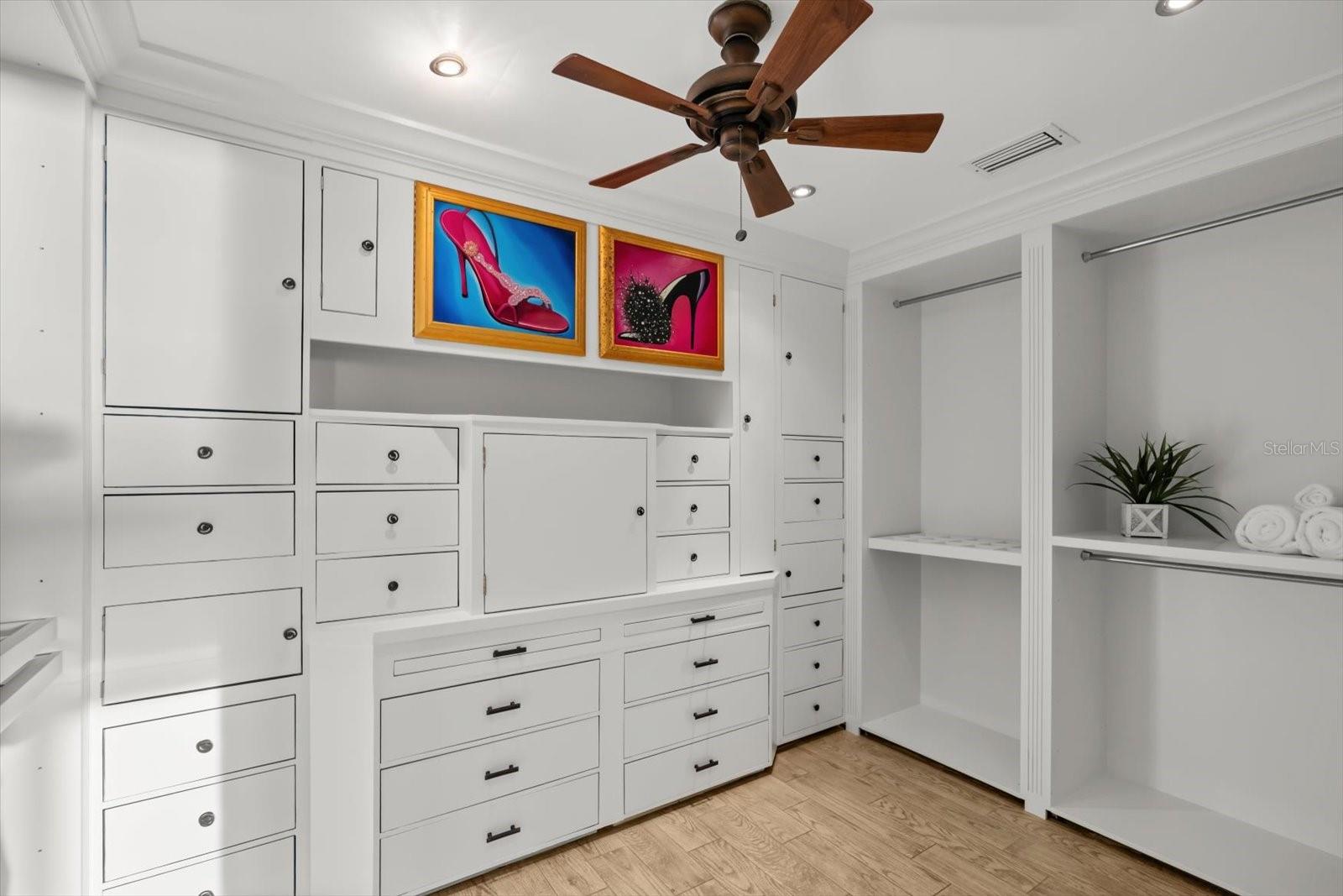 Image 22 of 52 For 725 Oxford Street