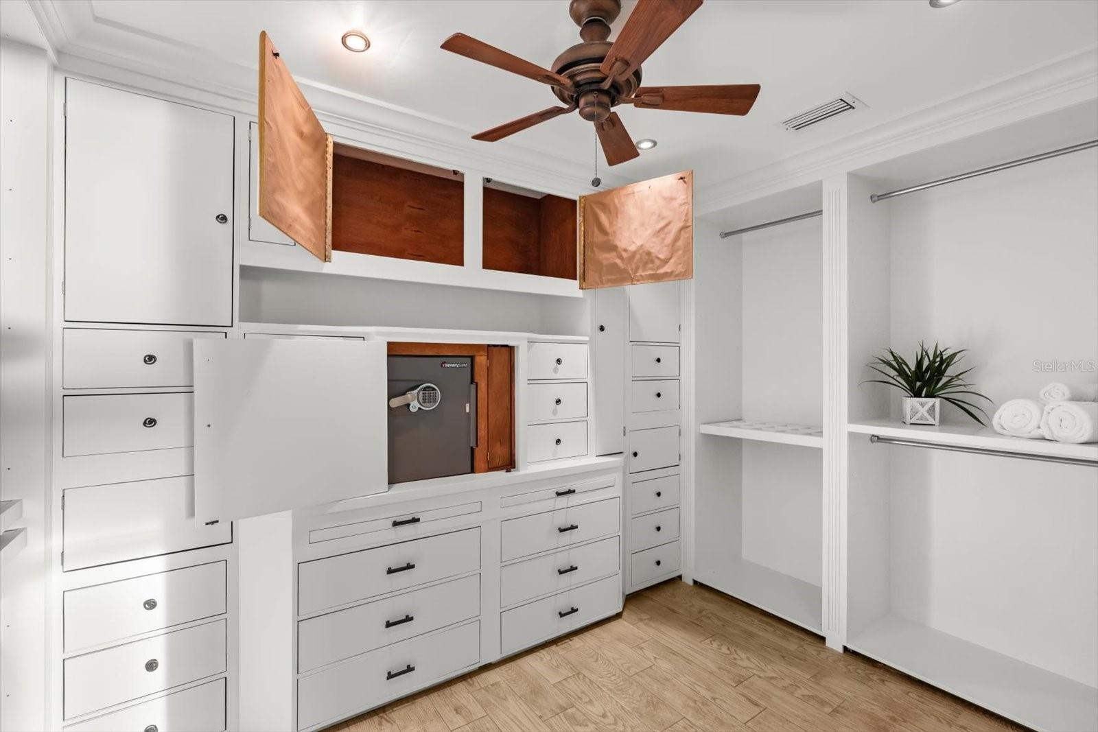 Image 23 of 52 For 725 Oxford Street