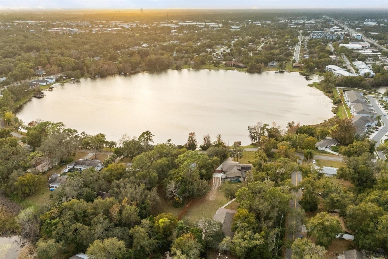 Image 3 of 52 For 725 Oxford Street