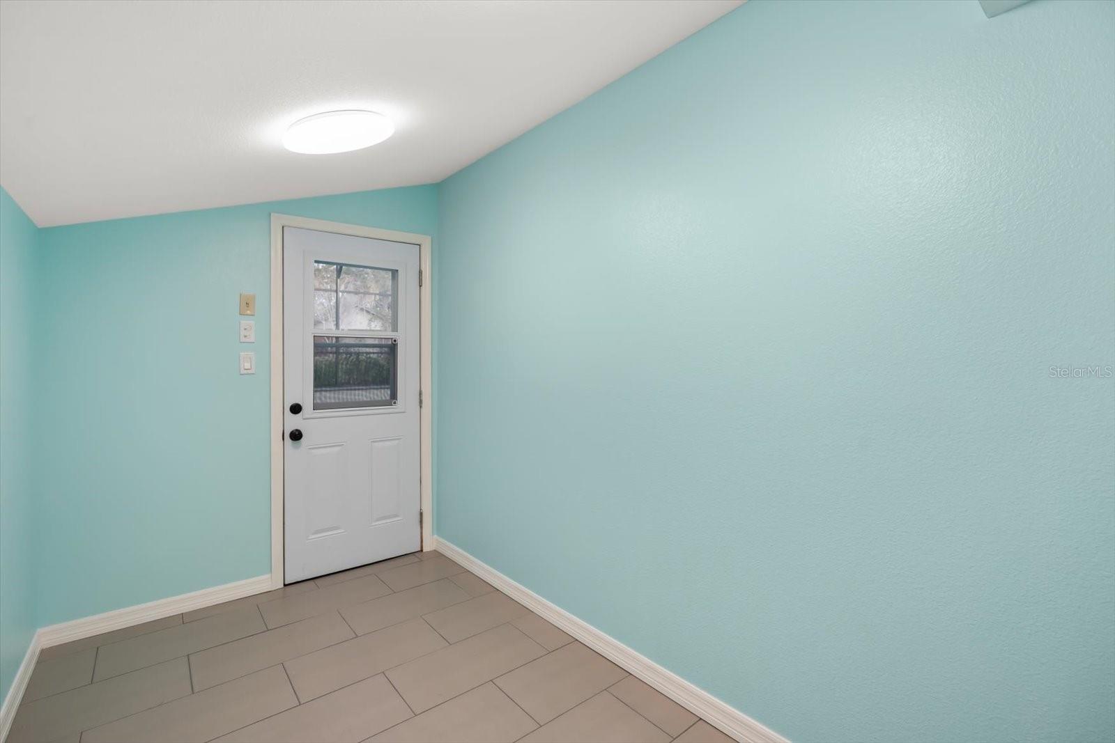 Image 30 of 52 For 725 Oxford Street