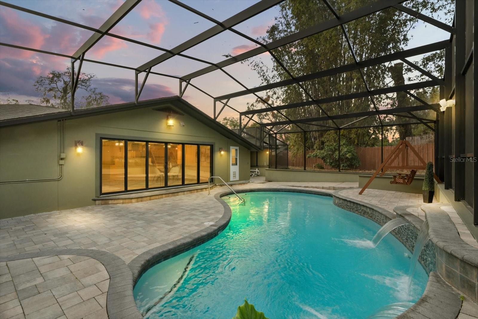 Image 35 of 52 For 725 Oxford Street