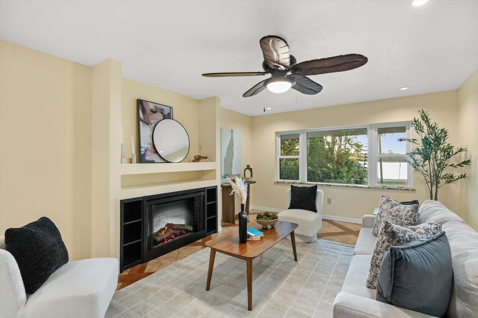 Image 9 of 52 For 725 Oxford Street