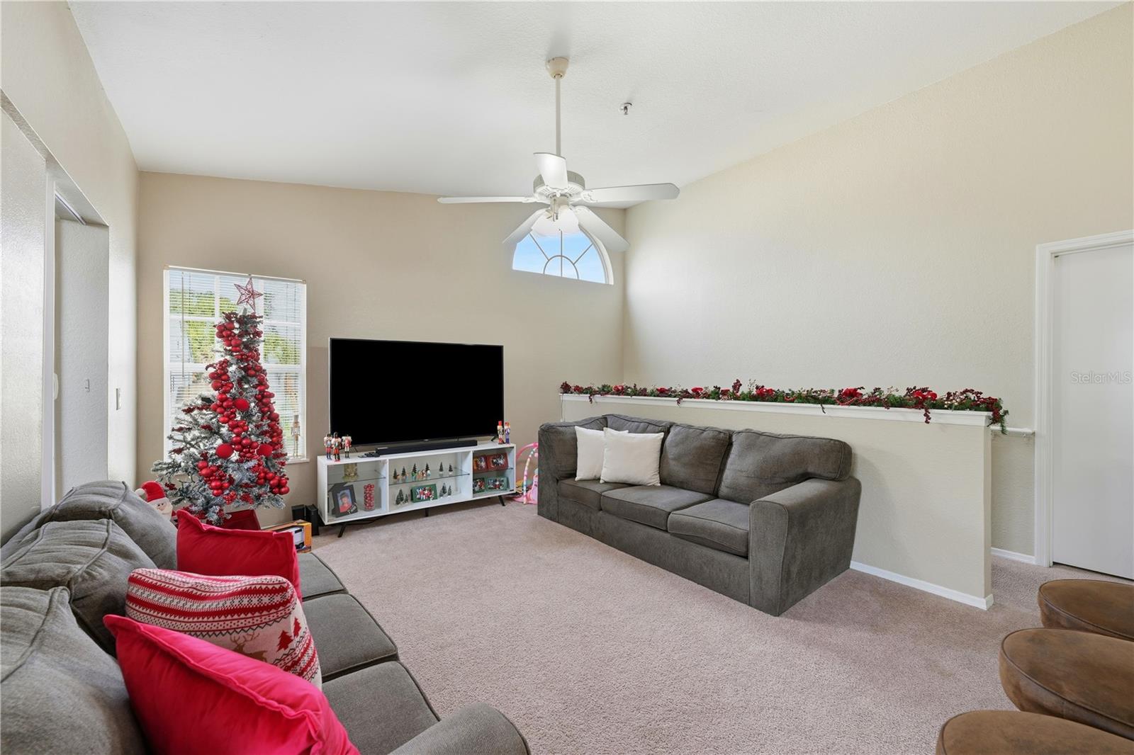 Image 4 of 28 For 1613 Columbia Arms Circle 243