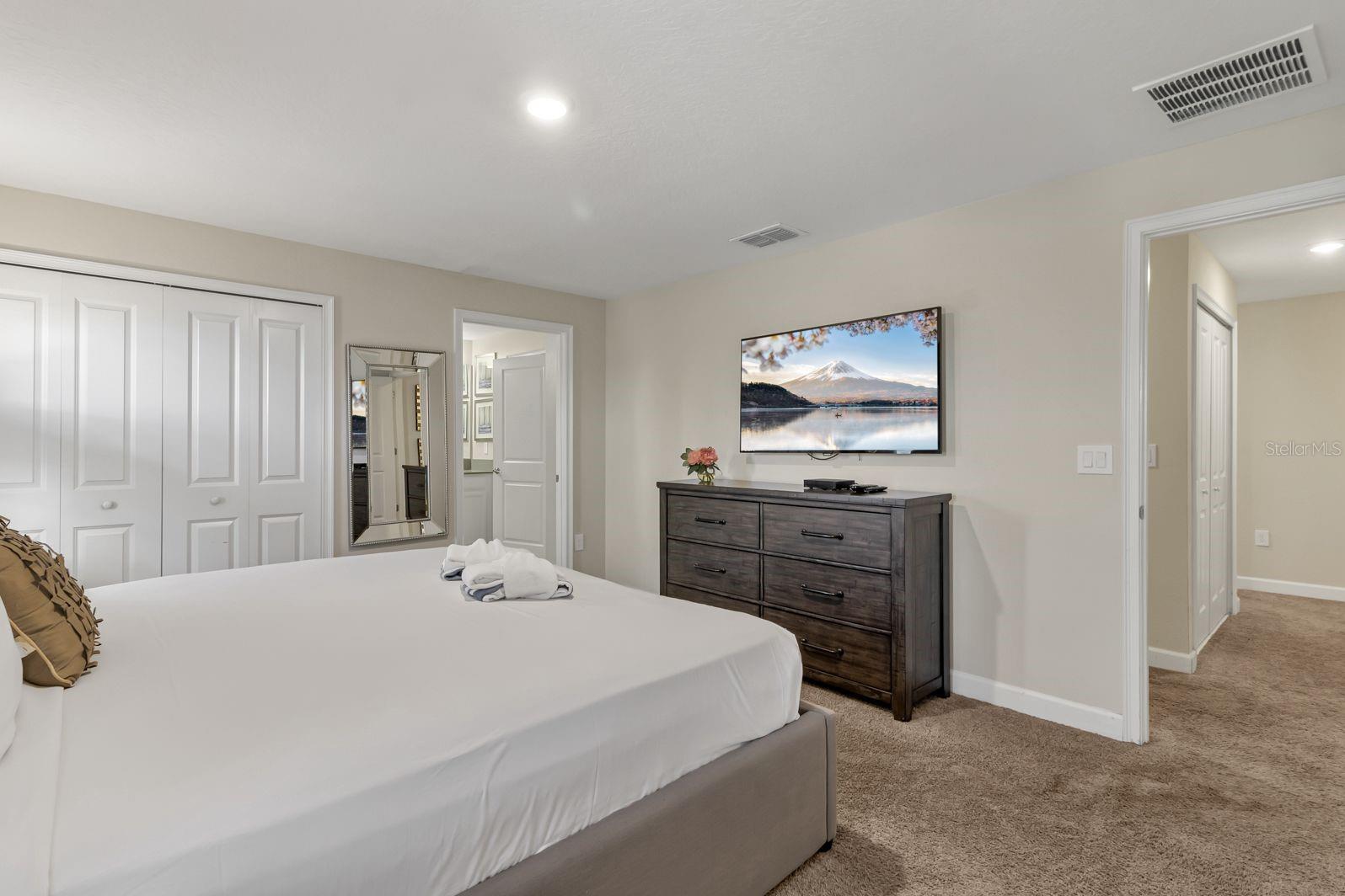 Image 17 of 46 For 4914 Windermere Avenue