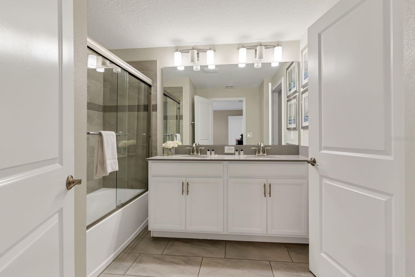 Image 18 of 46 For 4914 Windermere Avenue