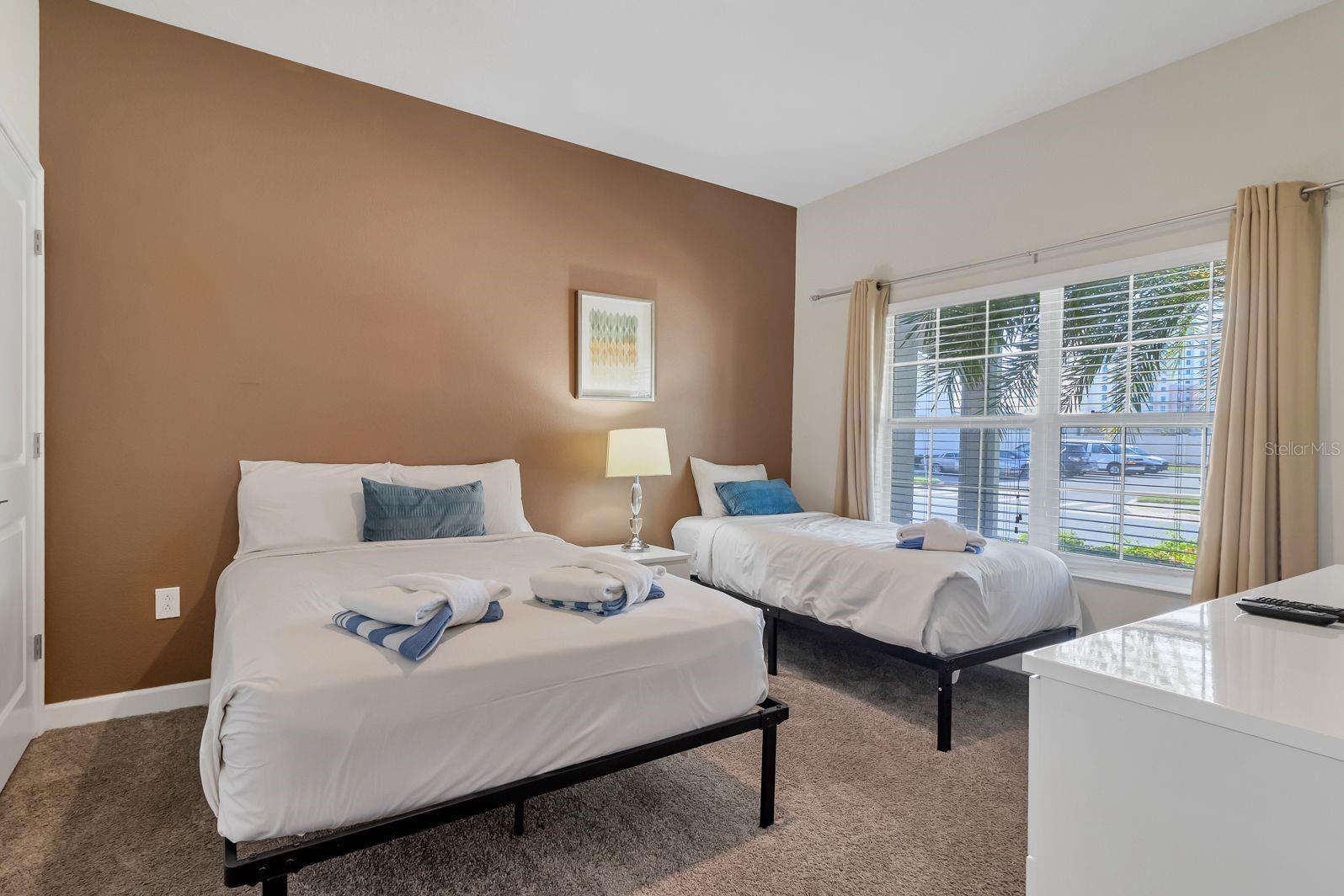 Image 4 of 46 For 4914 Windermere Avenue