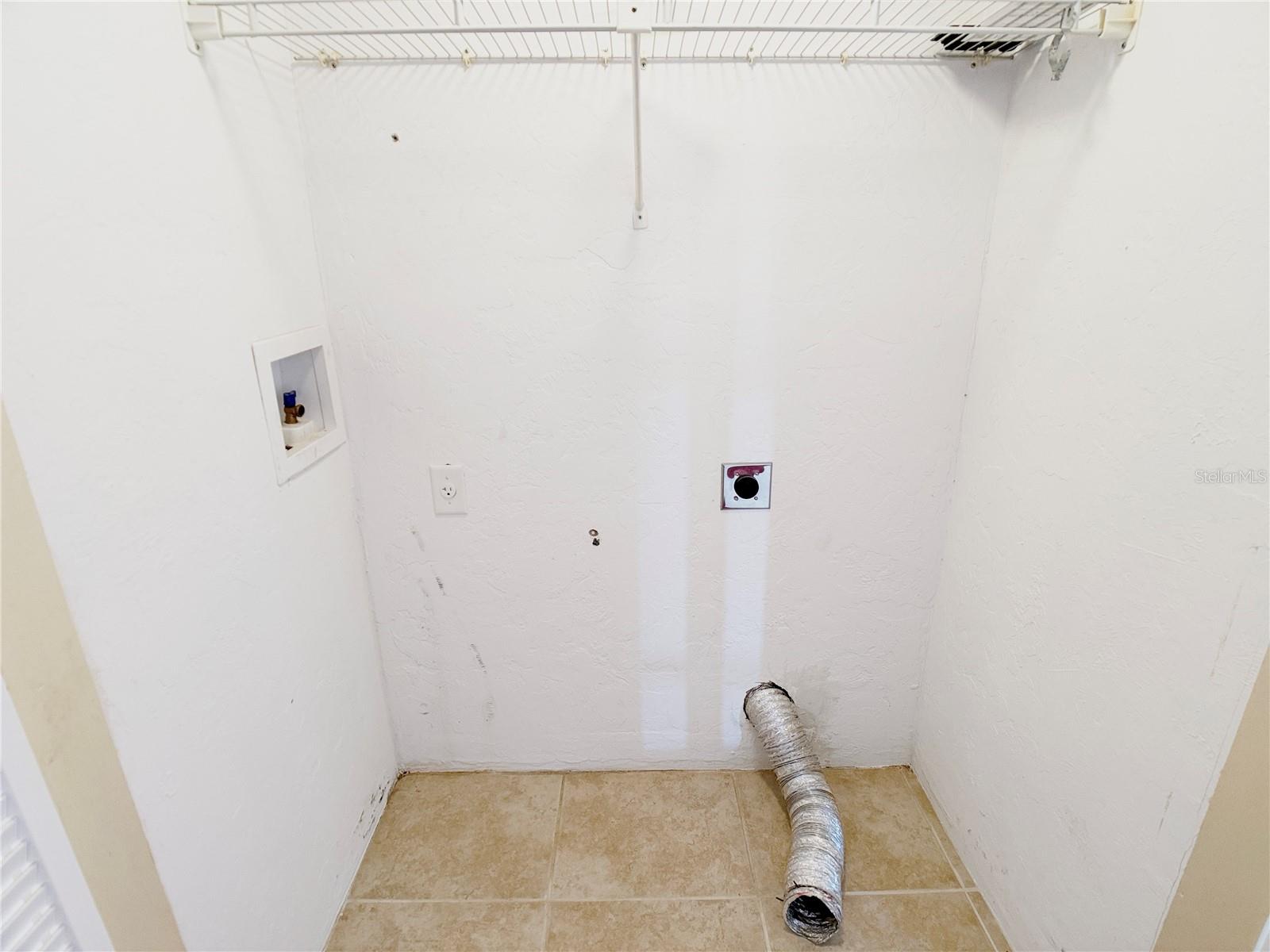 Image 13 of 17 For 647 Olde Camelot Circle 647