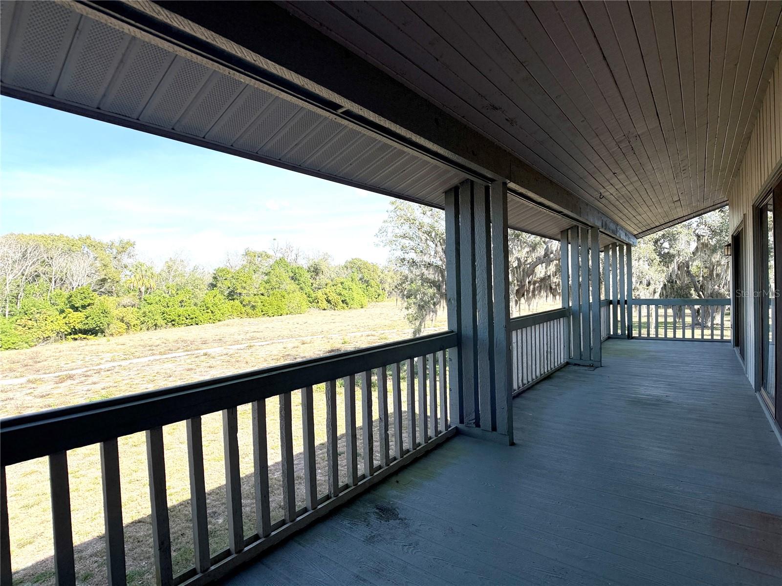 Image 16 of 17 For 647 Olde Camelot Circle 647