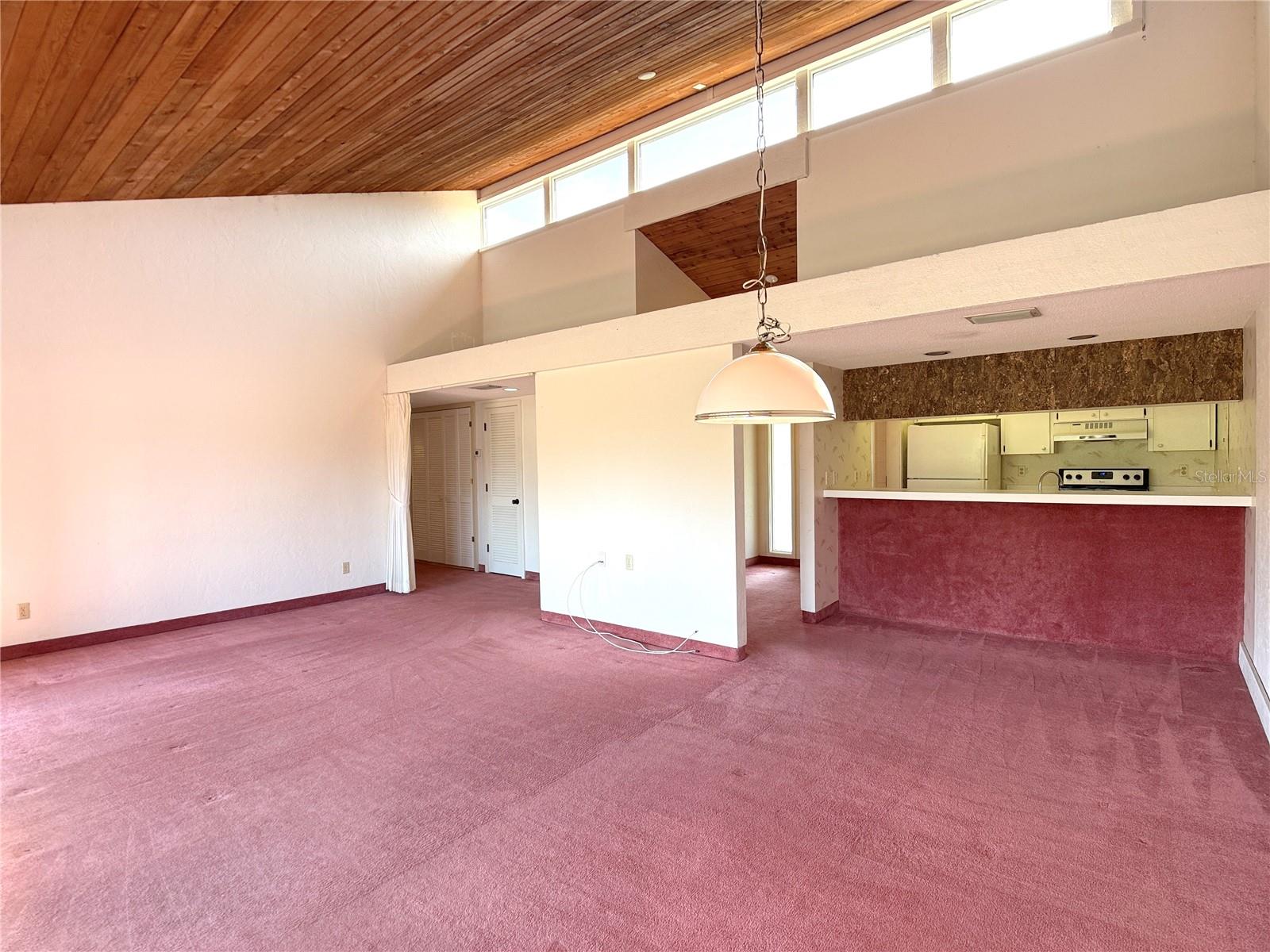 Image 7 of 17 For 647 Olde Camelot Circle 647