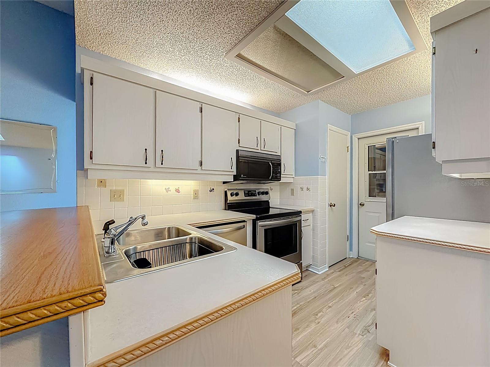 Image 17 of 50 For 10801 51st Avenue