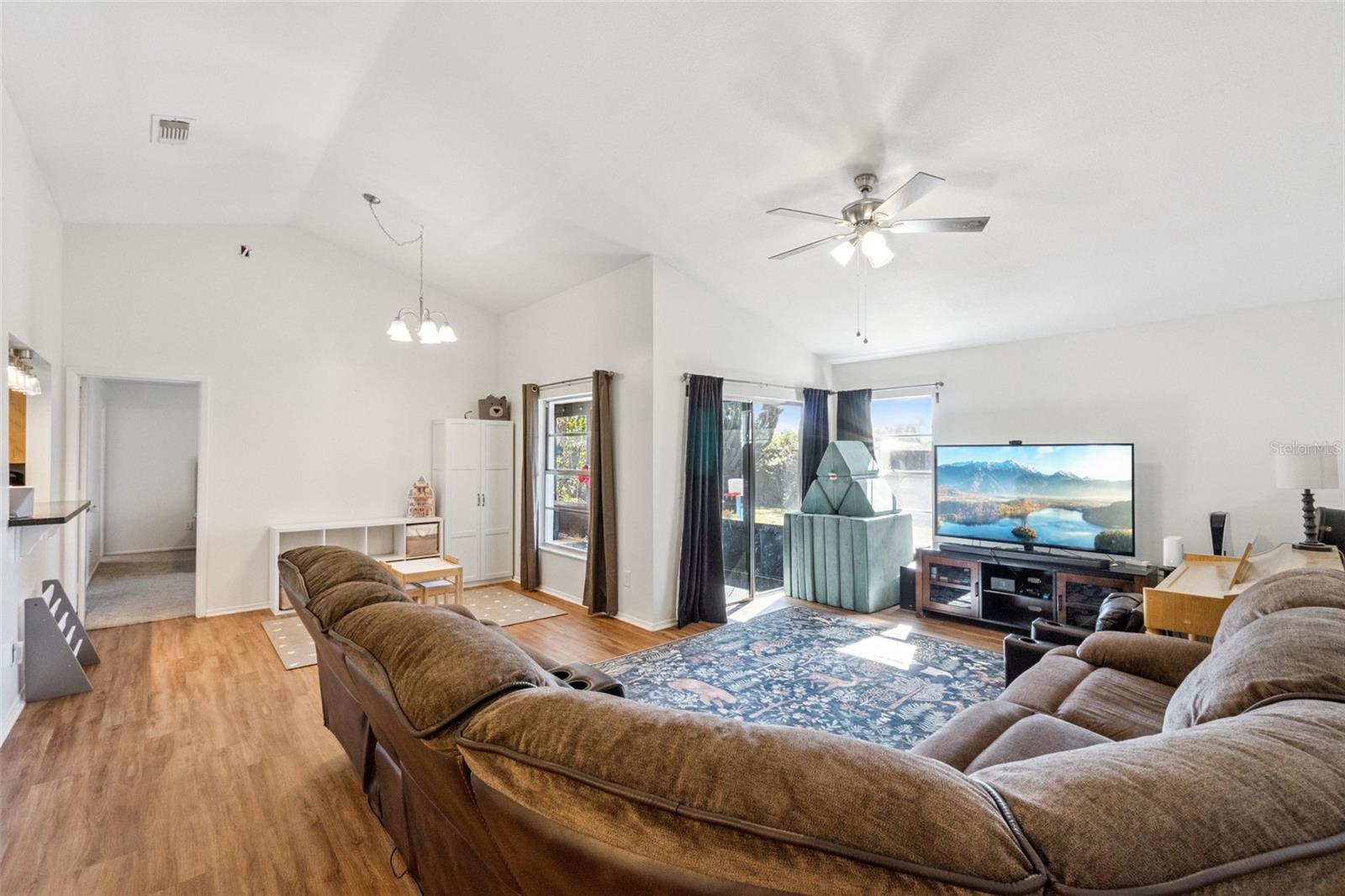 Image 2 of 18 For 1410 Lund Avenue