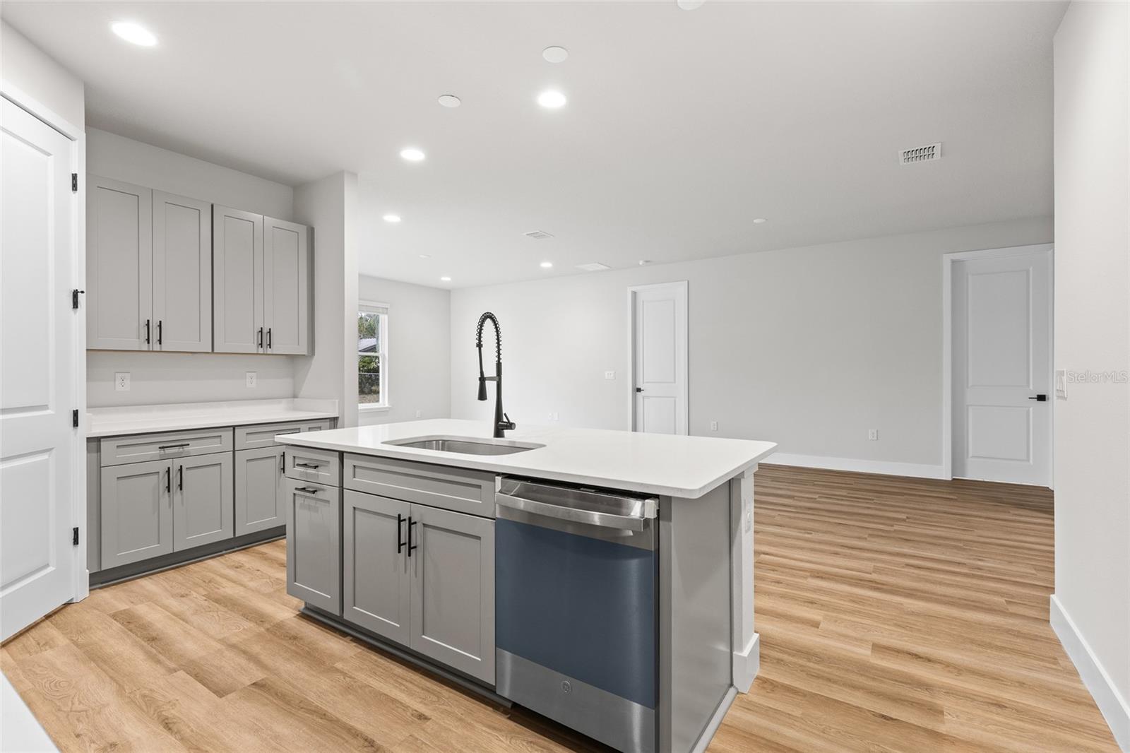 Image 11 of 21 For 536 Beresford Avenue