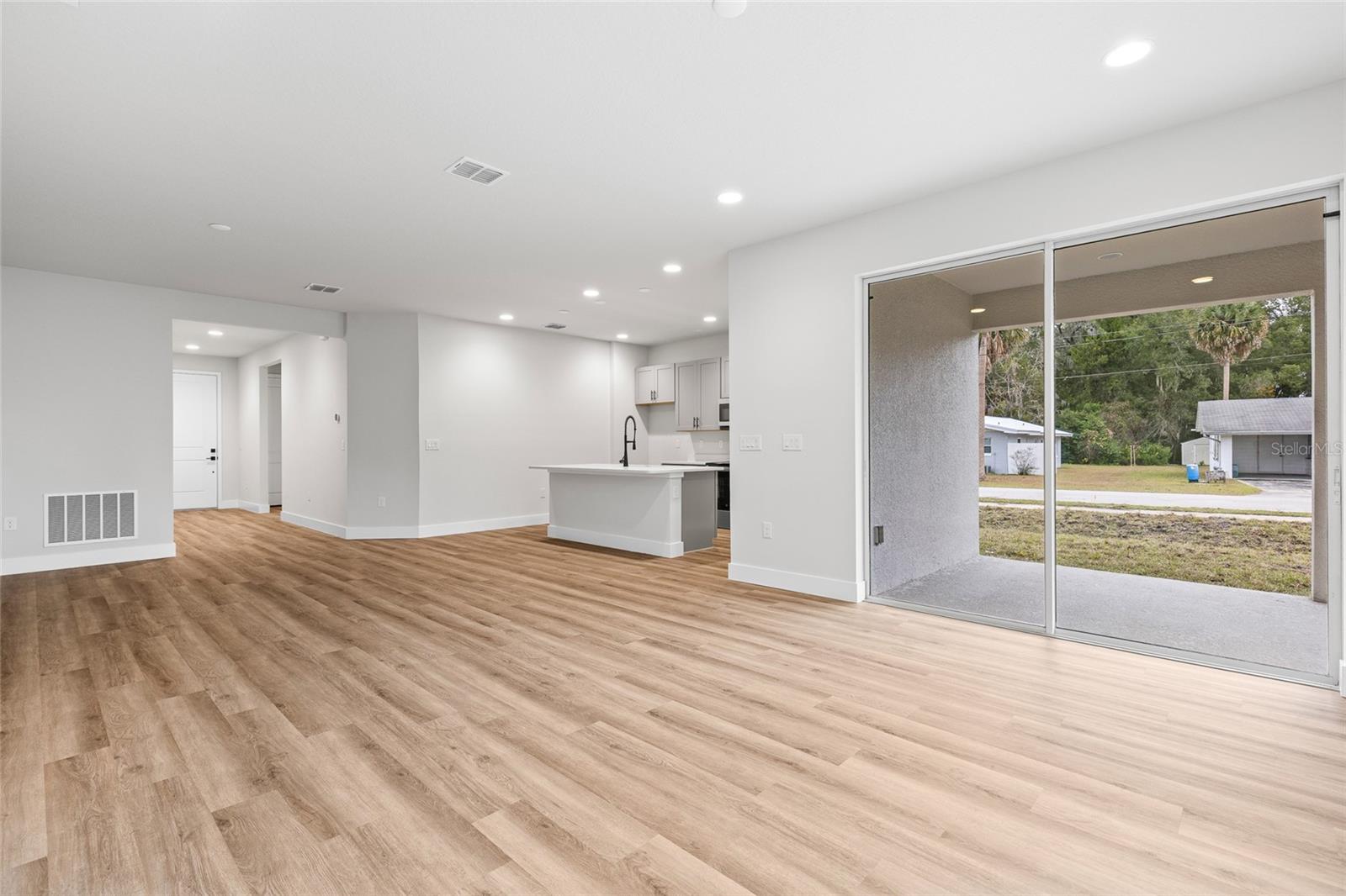 Image 14 of 21 For 536 Beresford Avenue