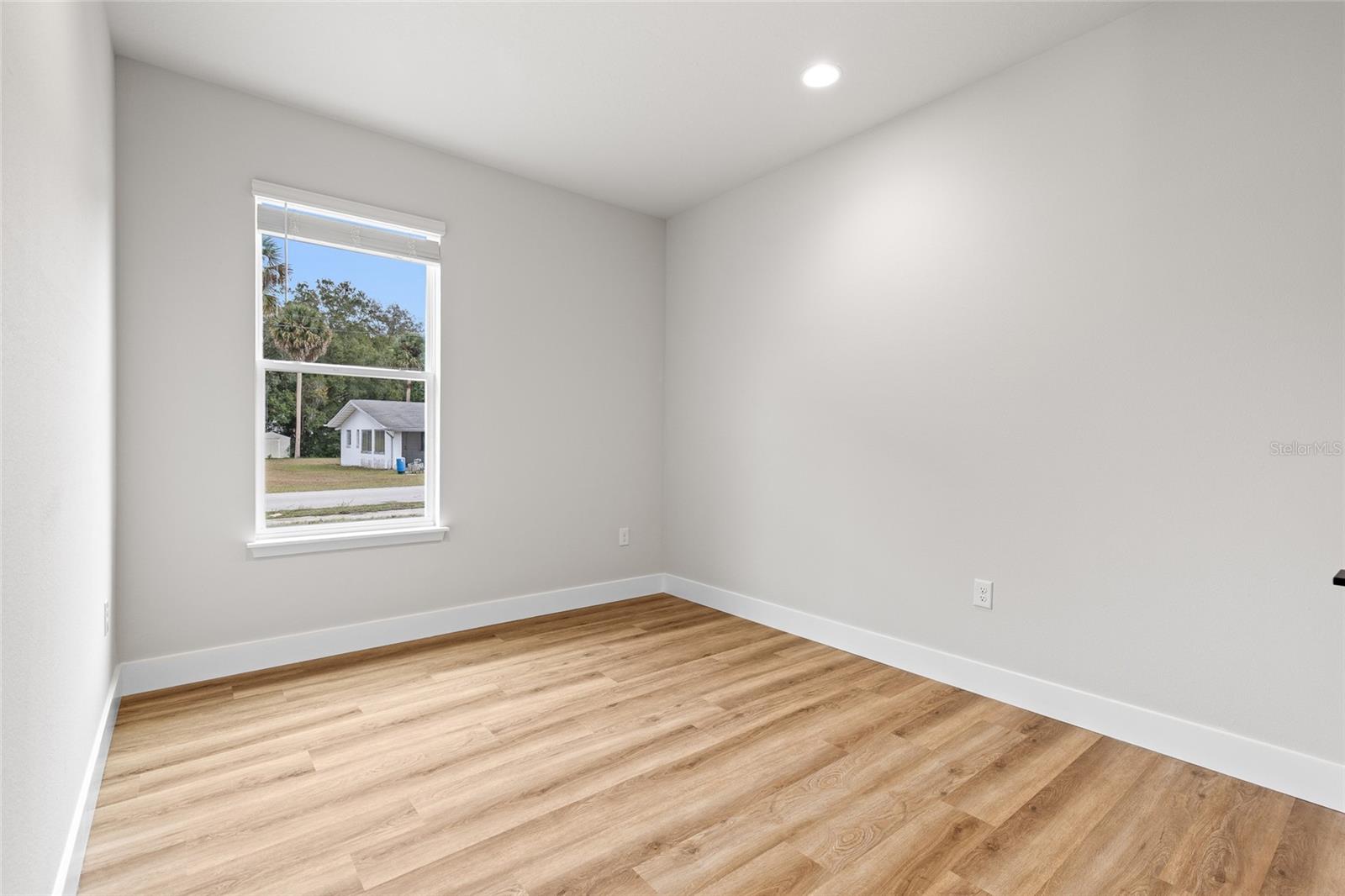 Image 3 of 21 For 536 Beresford Avenue