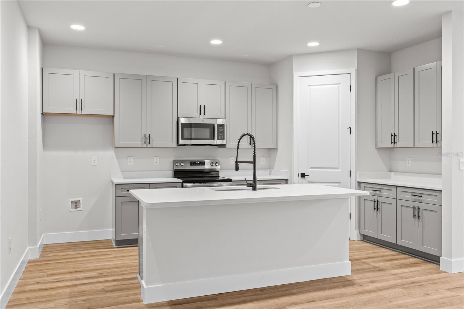 Image 8 of 21 For 536 Beresford Avenue