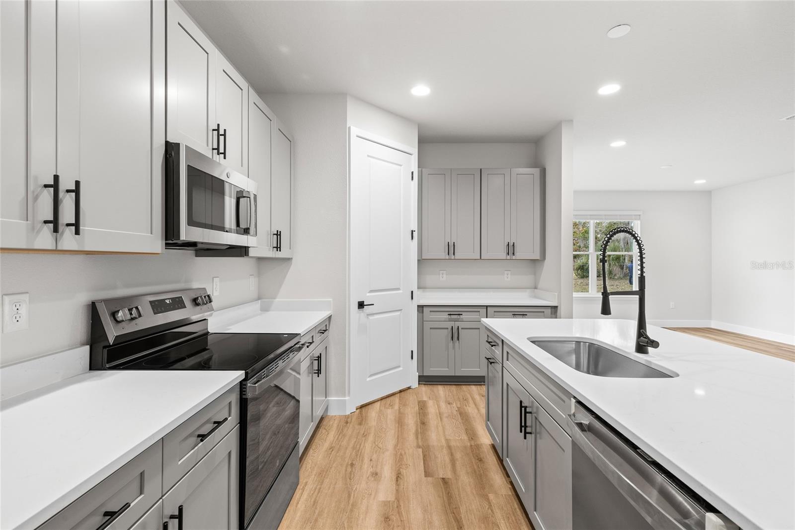 Image 9 of 21 For 536 Beresford Avenue