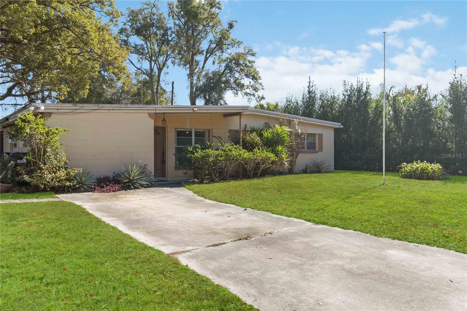 Image 5 of 37 For 3503 Crystal Lake Drive