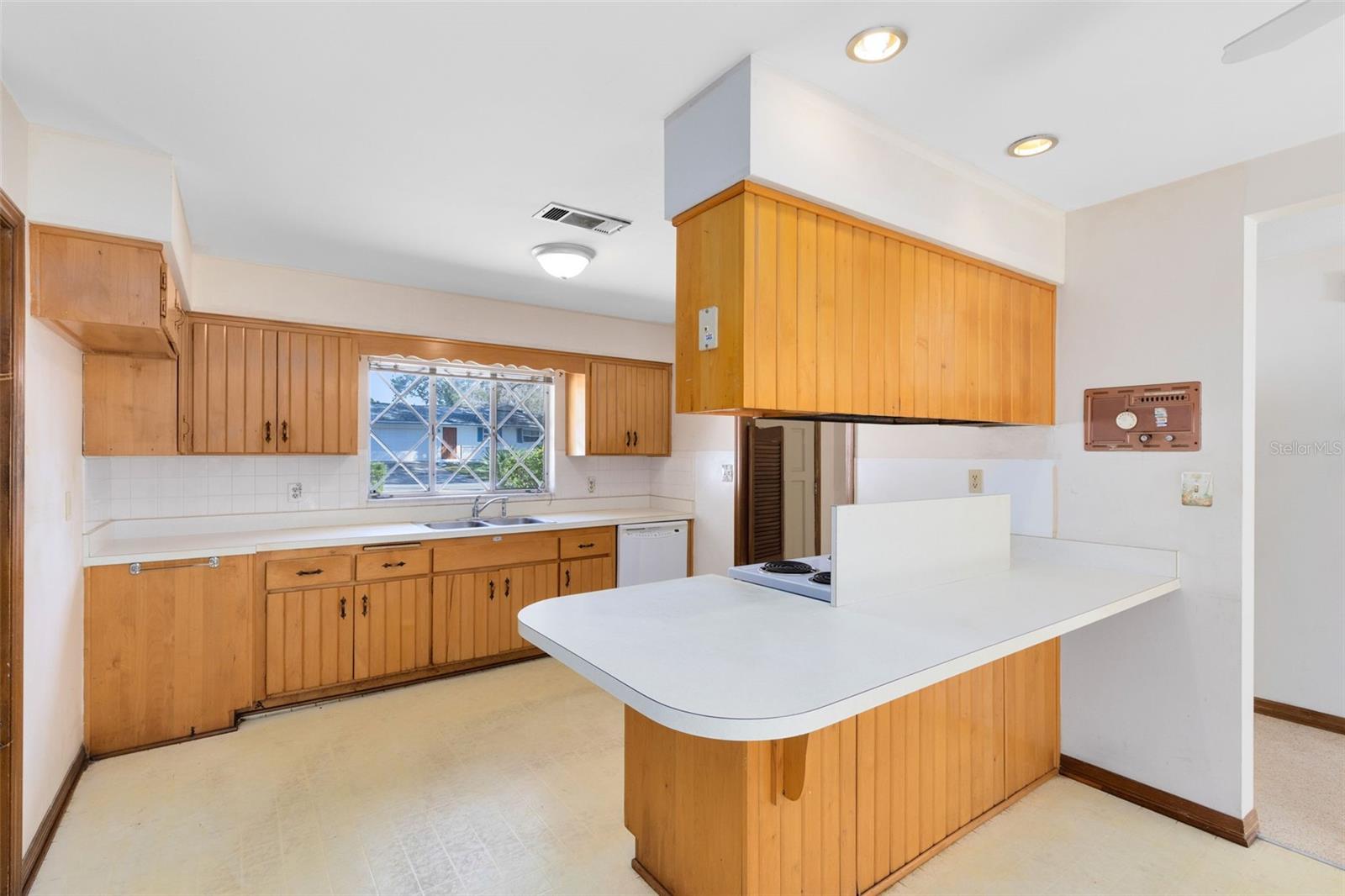 Image 8 of 20 For 5802 Woodbine Drive