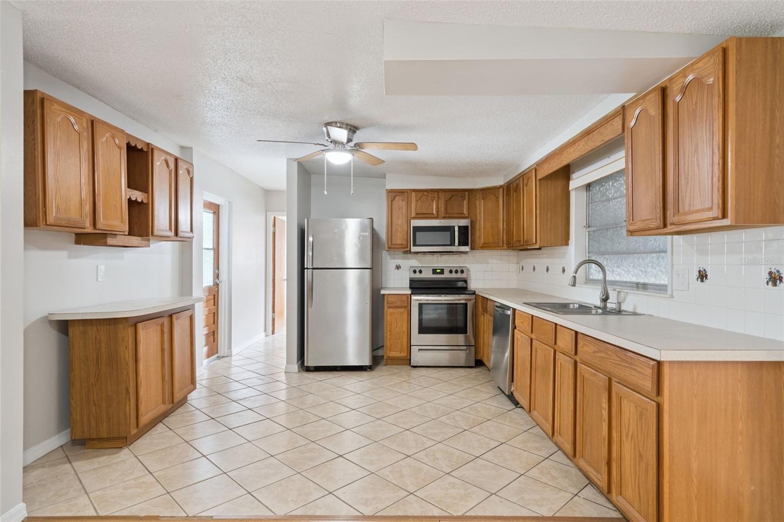 Image 8 of 20 For 106 Lantern Lane