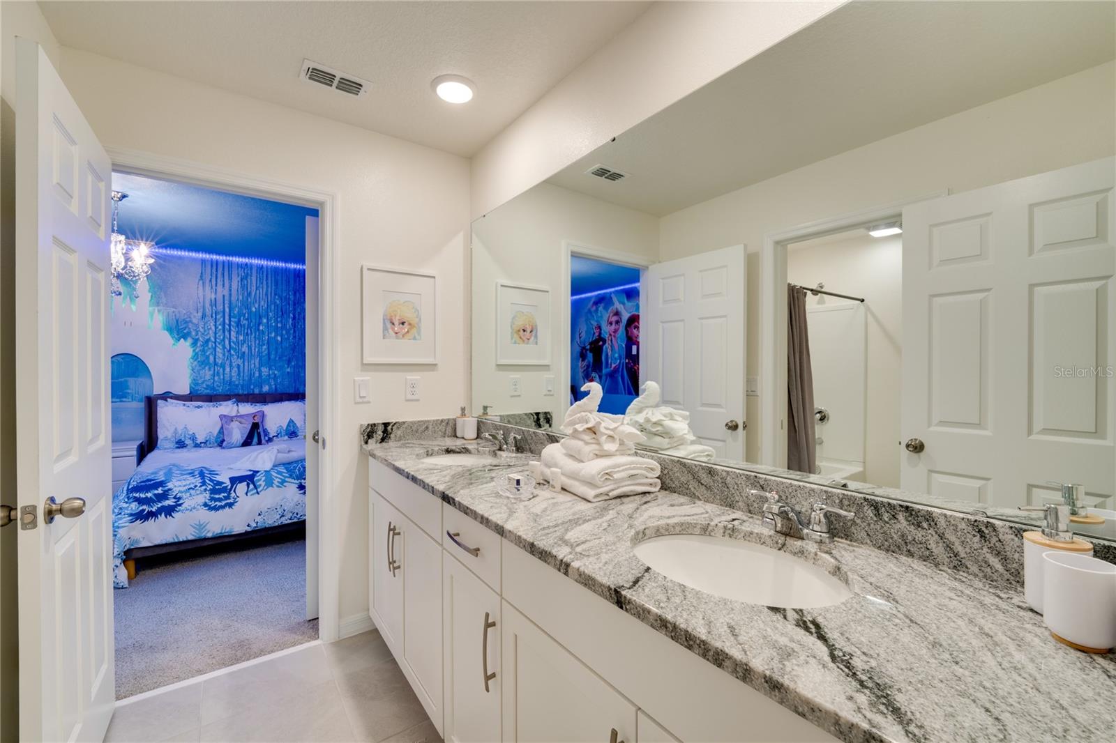 Image 13 of 57 For 8943 Coconut Breeze Drive