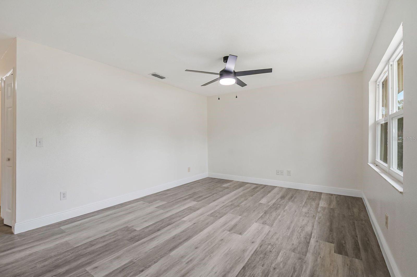 Image 3 of 18 For 3220 Netherwood Drive