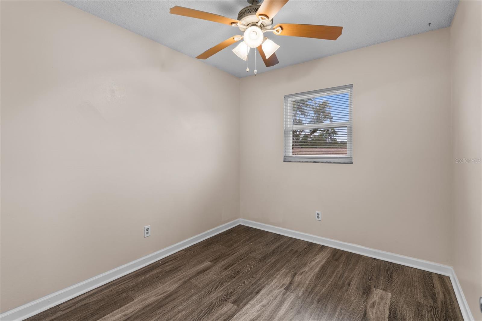 Image 12 of 20 For 52 Alicante Road