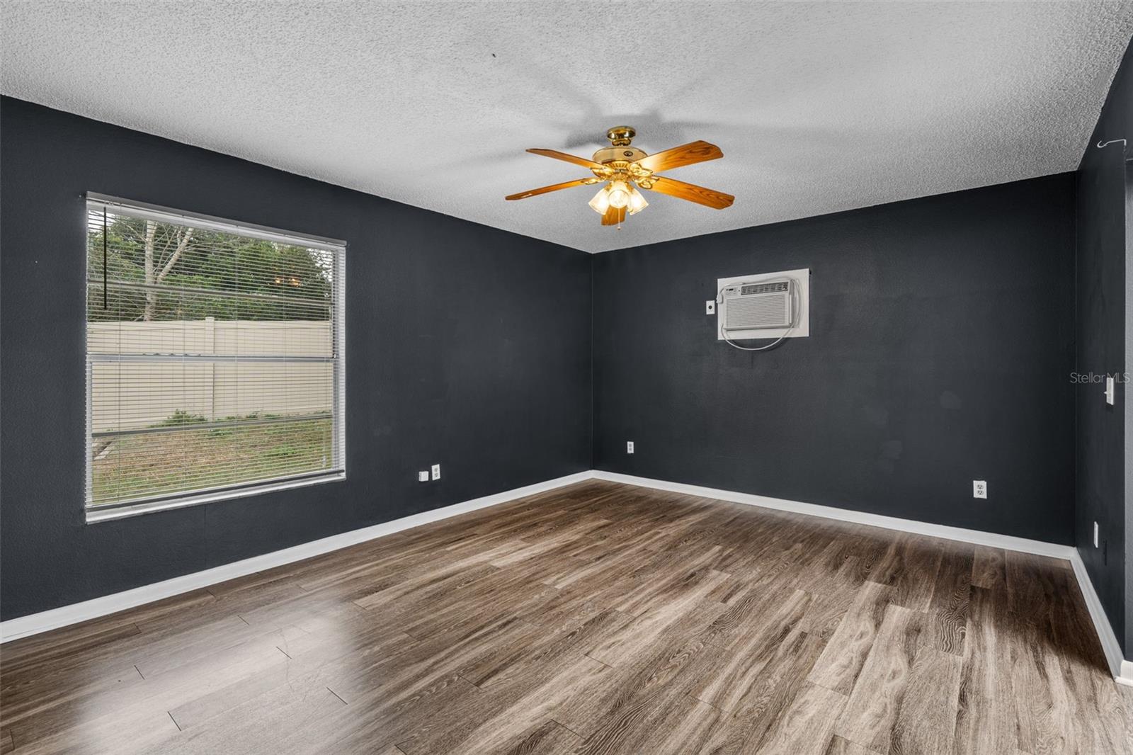 Image 14 of 20 For 52 Alicante Road