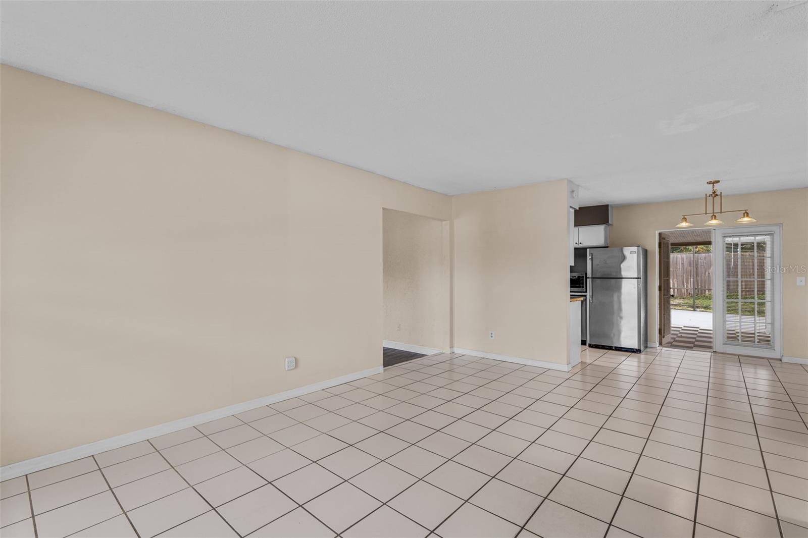 Image 3 of 20 For 52 Alicante Road