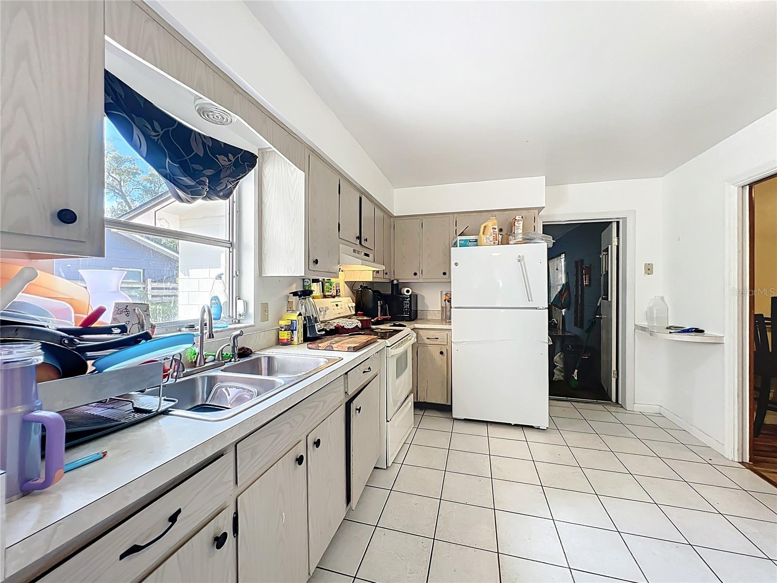 Image 12 of 46 For 2512 Eastbrook Boulevard