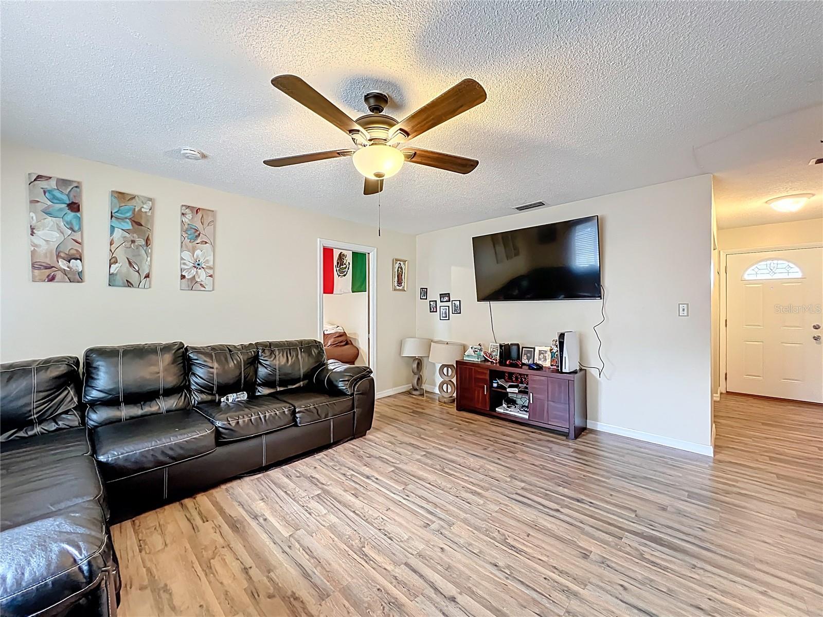 Image 15 of 46 For 2512 Eastbrook Boulevard