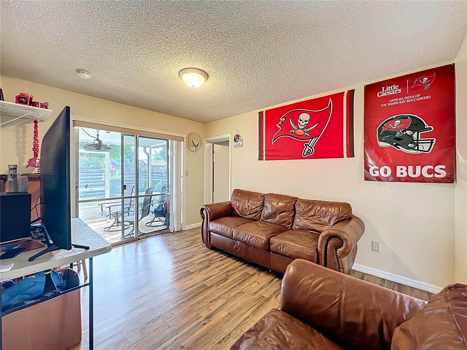 Image 16 of 46 For 2512 Eastbrook Boulevard