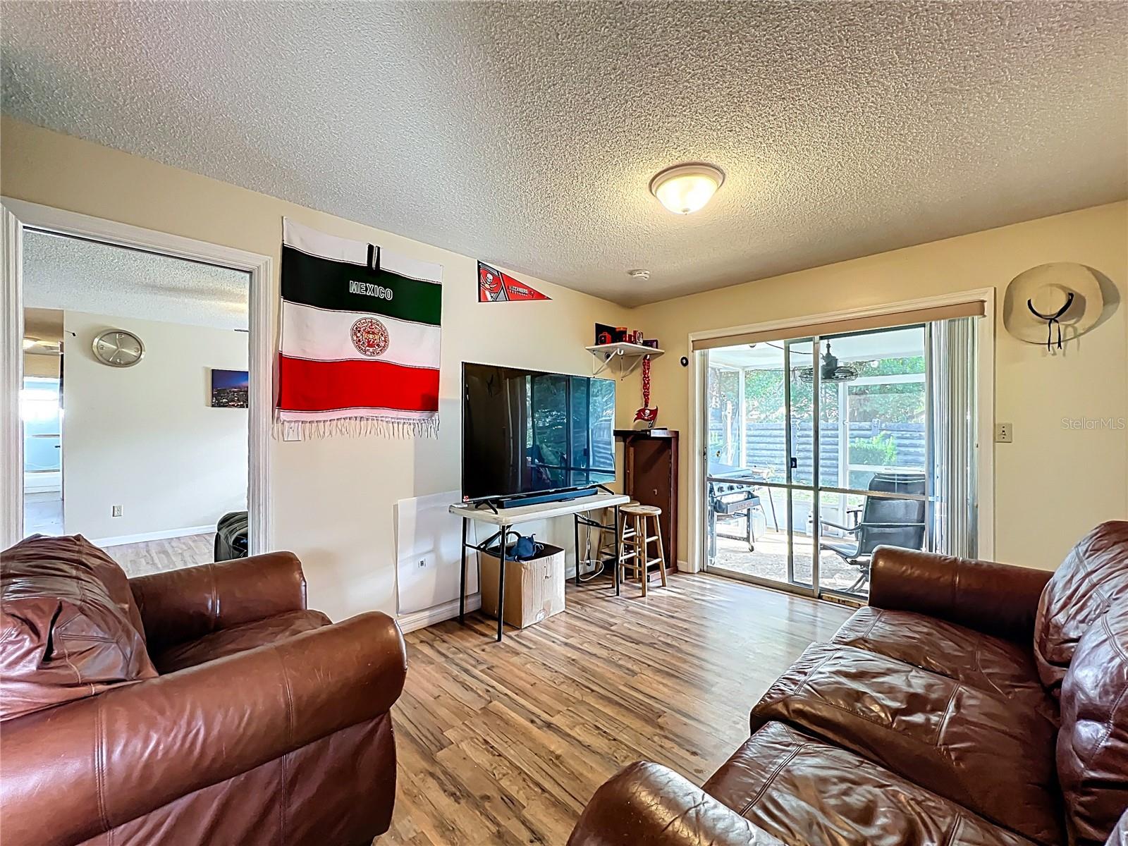 Image 19 of 46 For 2512 Eastbrook Boulevard