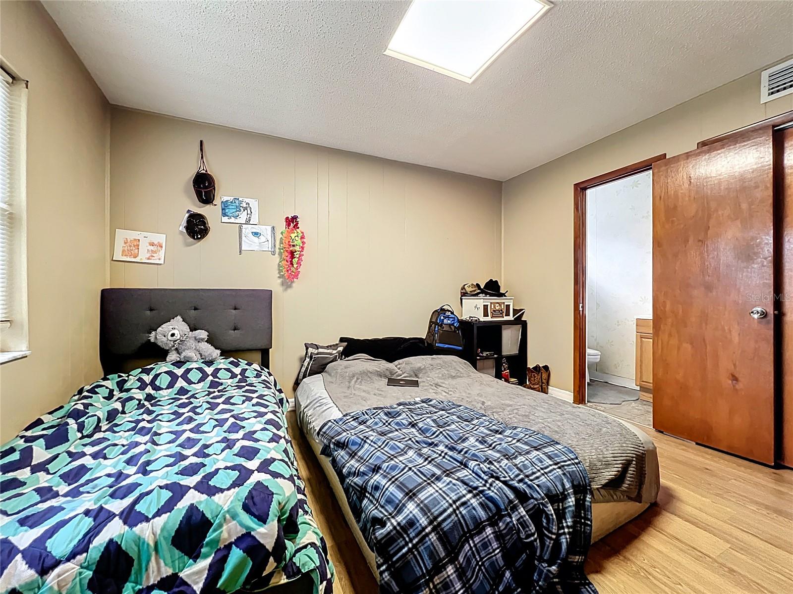 Image 22 of 46 For 2512 Eastbrook Boulevard