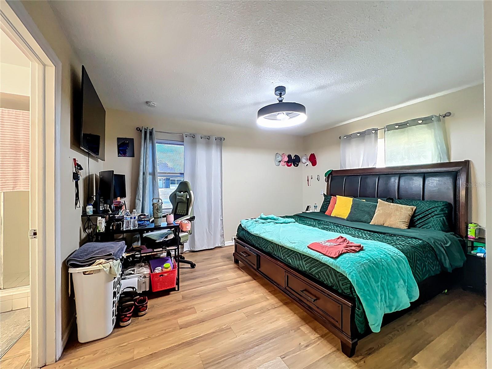 Image 24 of 46 For 2512 Eastbrook Boulevard