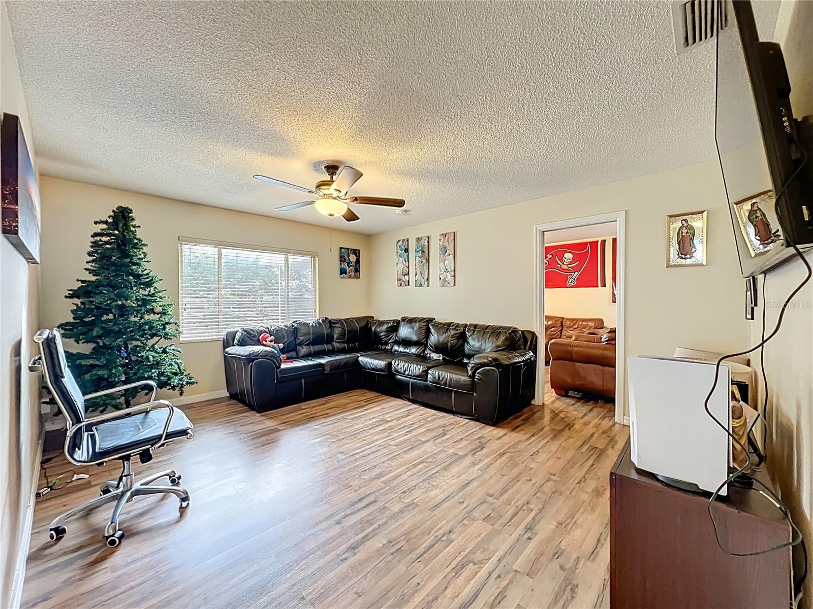 Image 3 of 46 For 2512 Eastbrook Boulevard