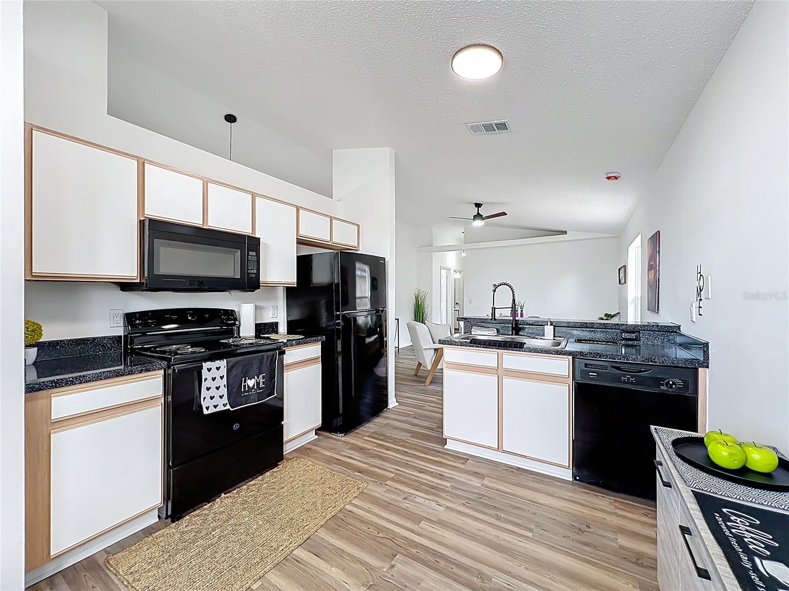 Image 10 of 51 For 1715 Pointe Ridge Court