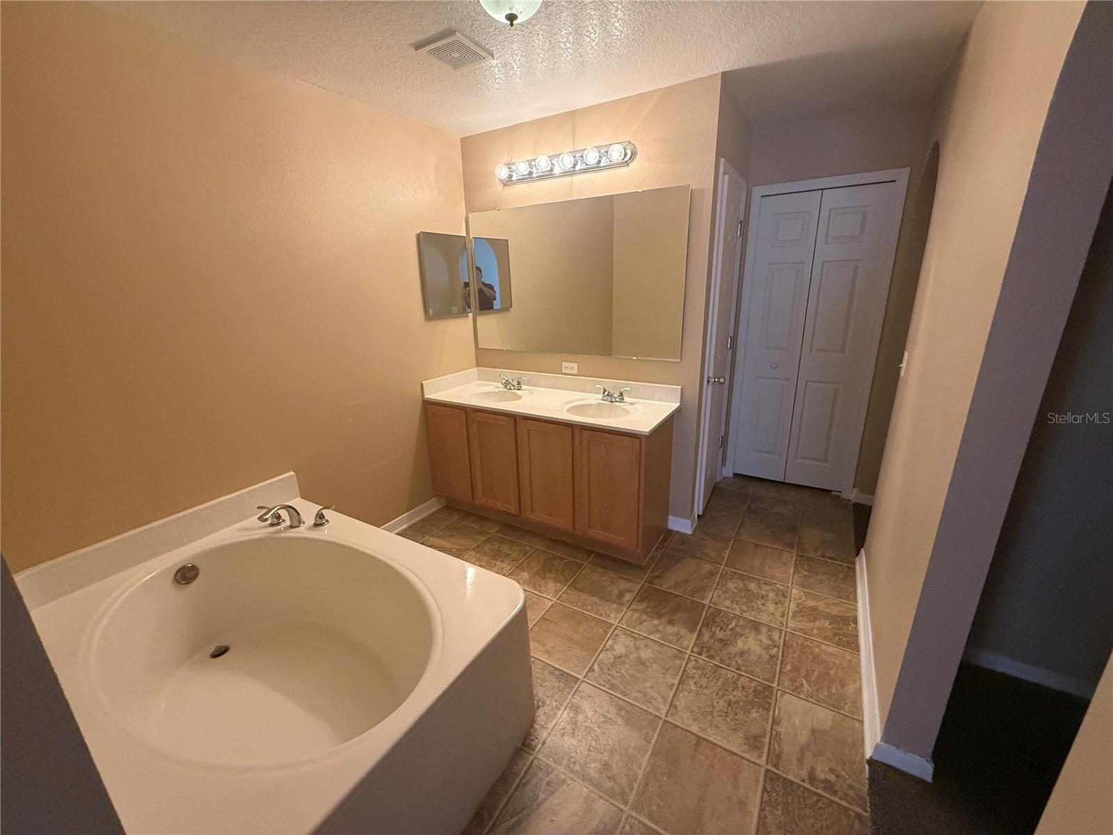 Image 19 of 20 For 101 Pine Rustle Lane