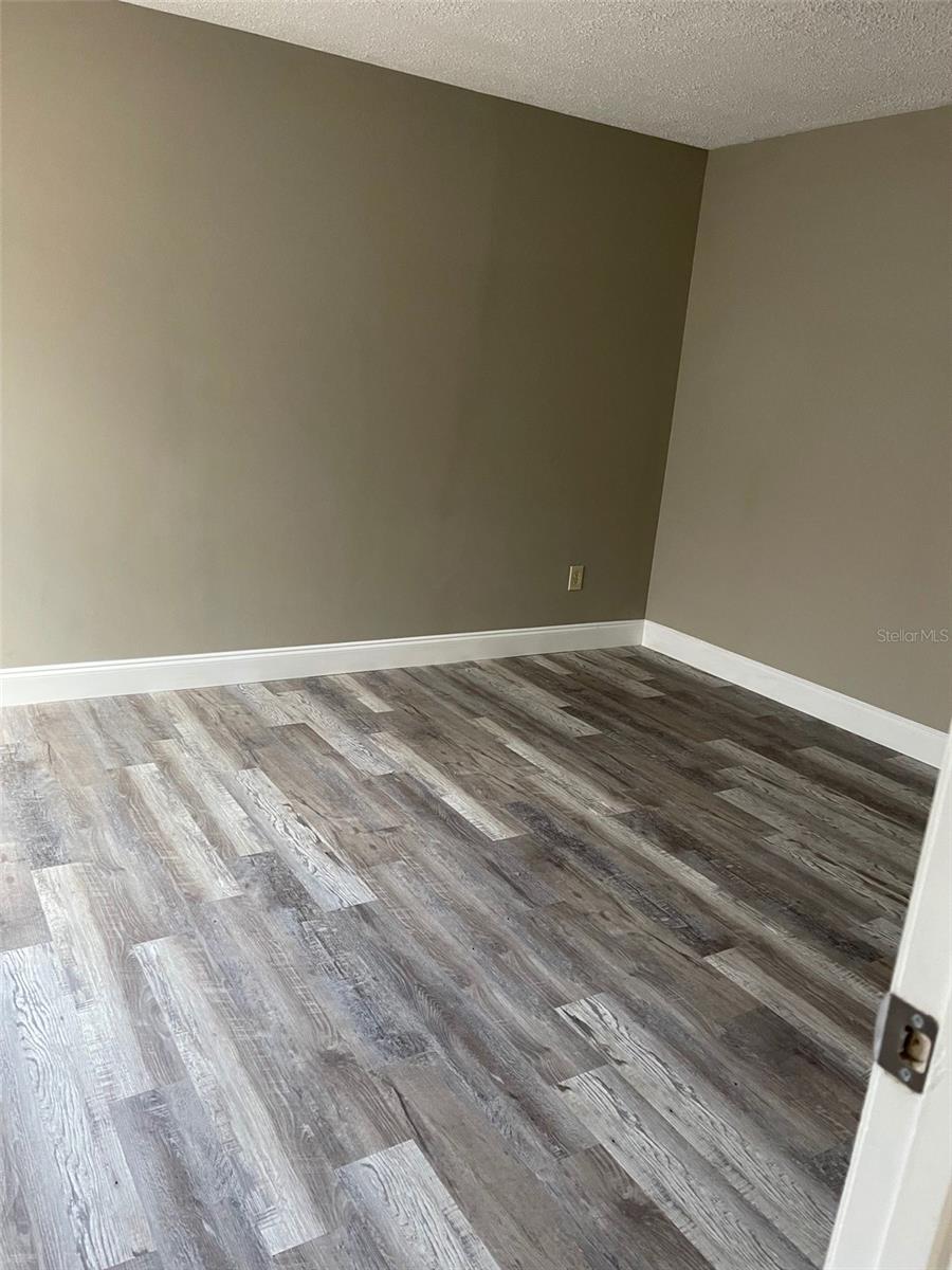 Image 16 of 18 For 10111 Berry Field Court