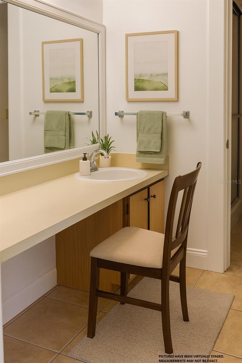 Image 9 of 18 For 10111 Berry Field Court