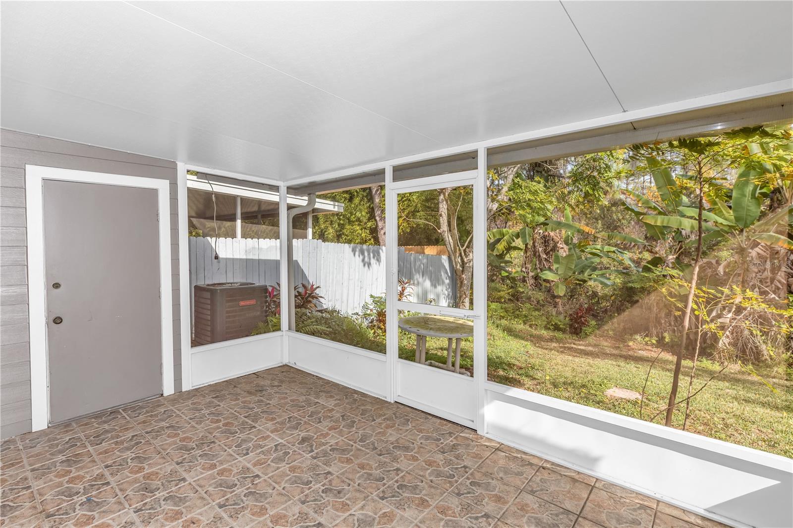 Image 14 of 18 For 4431 Brook Hollow Circle